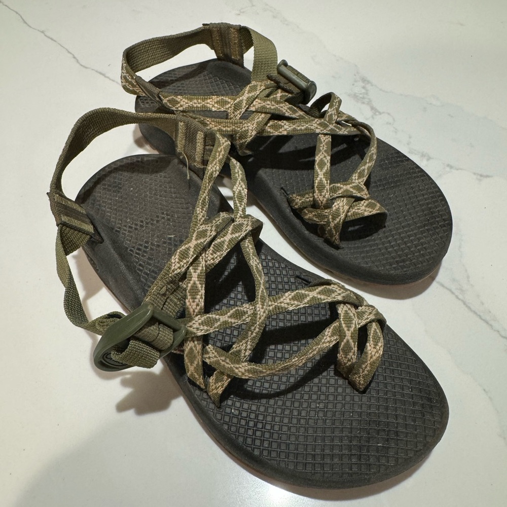 Chaos size 8, barely worn